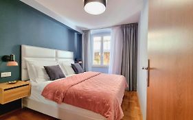 Etal Luxury Apartment